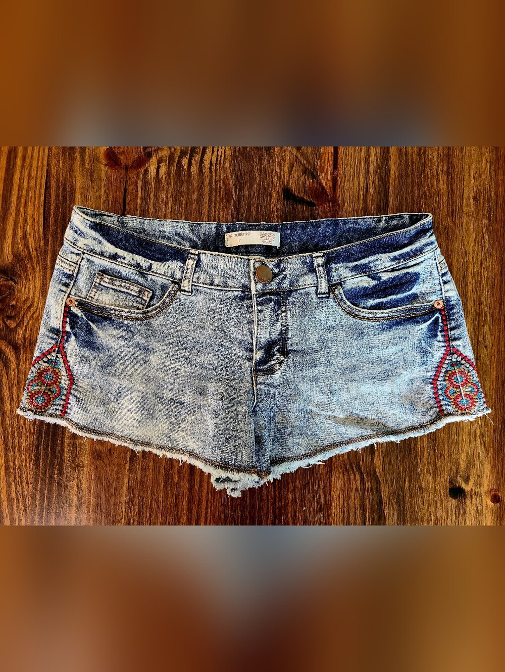 Y2K - No Boundaries - Acid Washed Lowrise Denim Cutoff Short Shorts